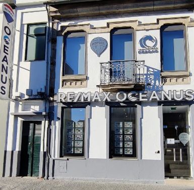 Fachada da RE/MAX Oceanus, Avenida Serpa Pinto, Matosinhos